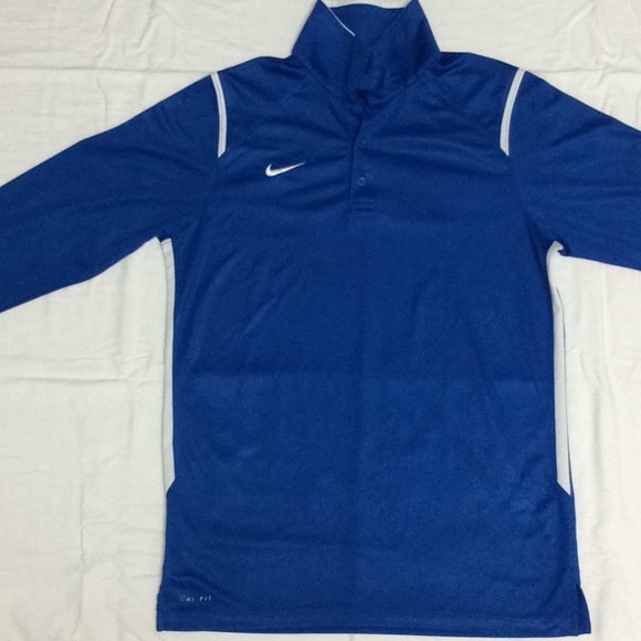 🎯Nike Dri-Fit Shirt (Adult)🎯 - Picture 2 of 9